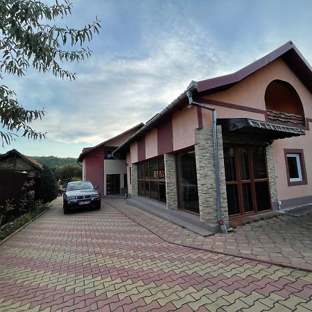 Pensiunea Colt De Rai Corbi Exteriér fotografie