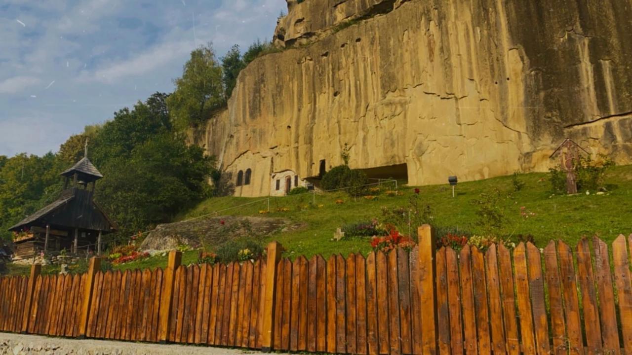 Pensiunea Colt De Rai Corbi Exteriér fotografie