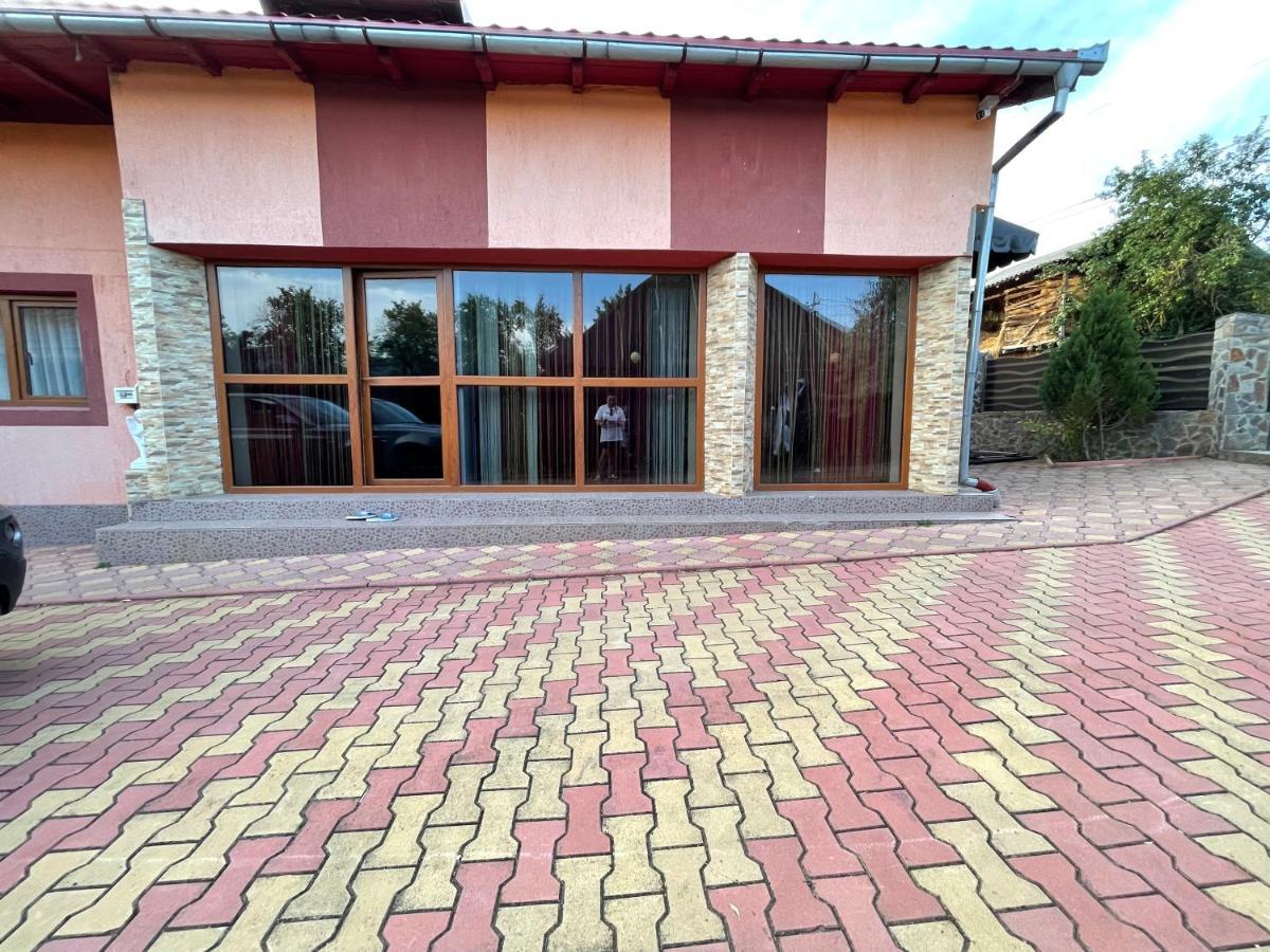 Pensiunea Colt De Rai Corbi Exteriér fotografie