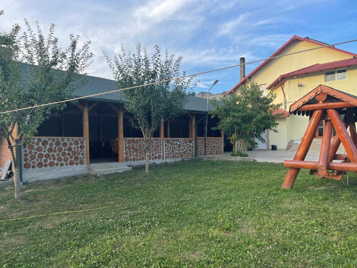 Pensiunea Colt De Rai Corbi Exteriér fotografie